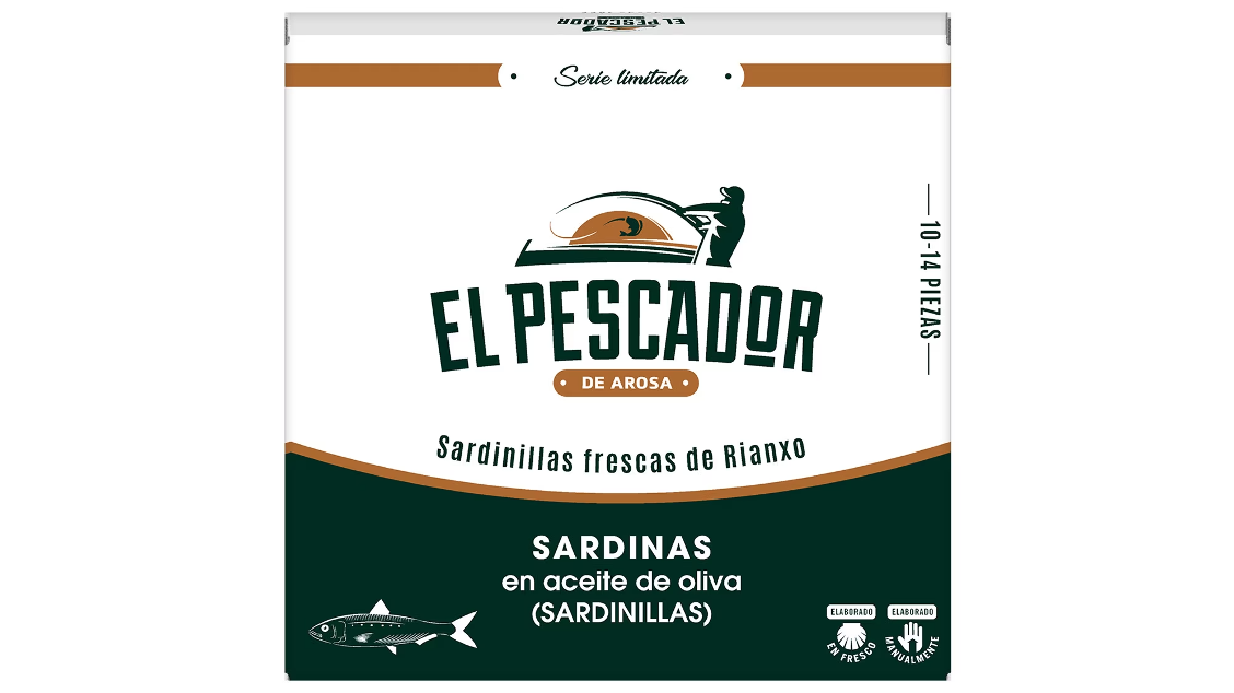 una caja verde y blanca  de El Pescador con una lata de  conservas sardinillas frescas de Rianxo en aceite de oliva